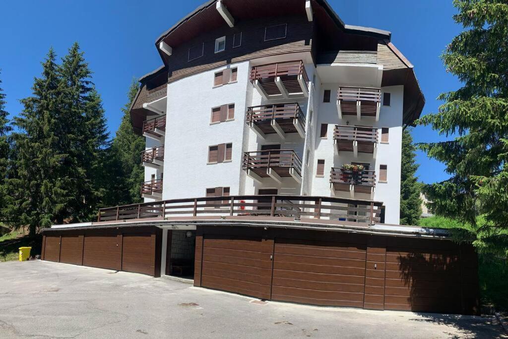 Sunny Two Room Apartment In Campo Carlo Magno Madonna di Campiglio Exterior photo